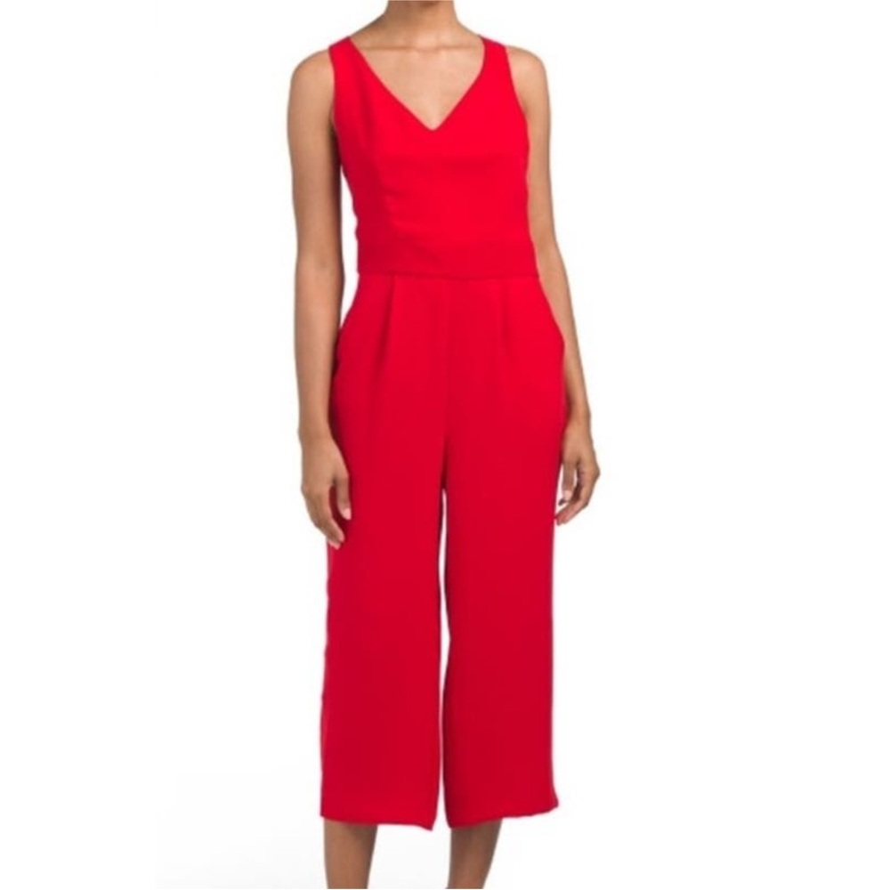 TAHARI Red Cropped Jumpsuit Sleeveless With Pockets